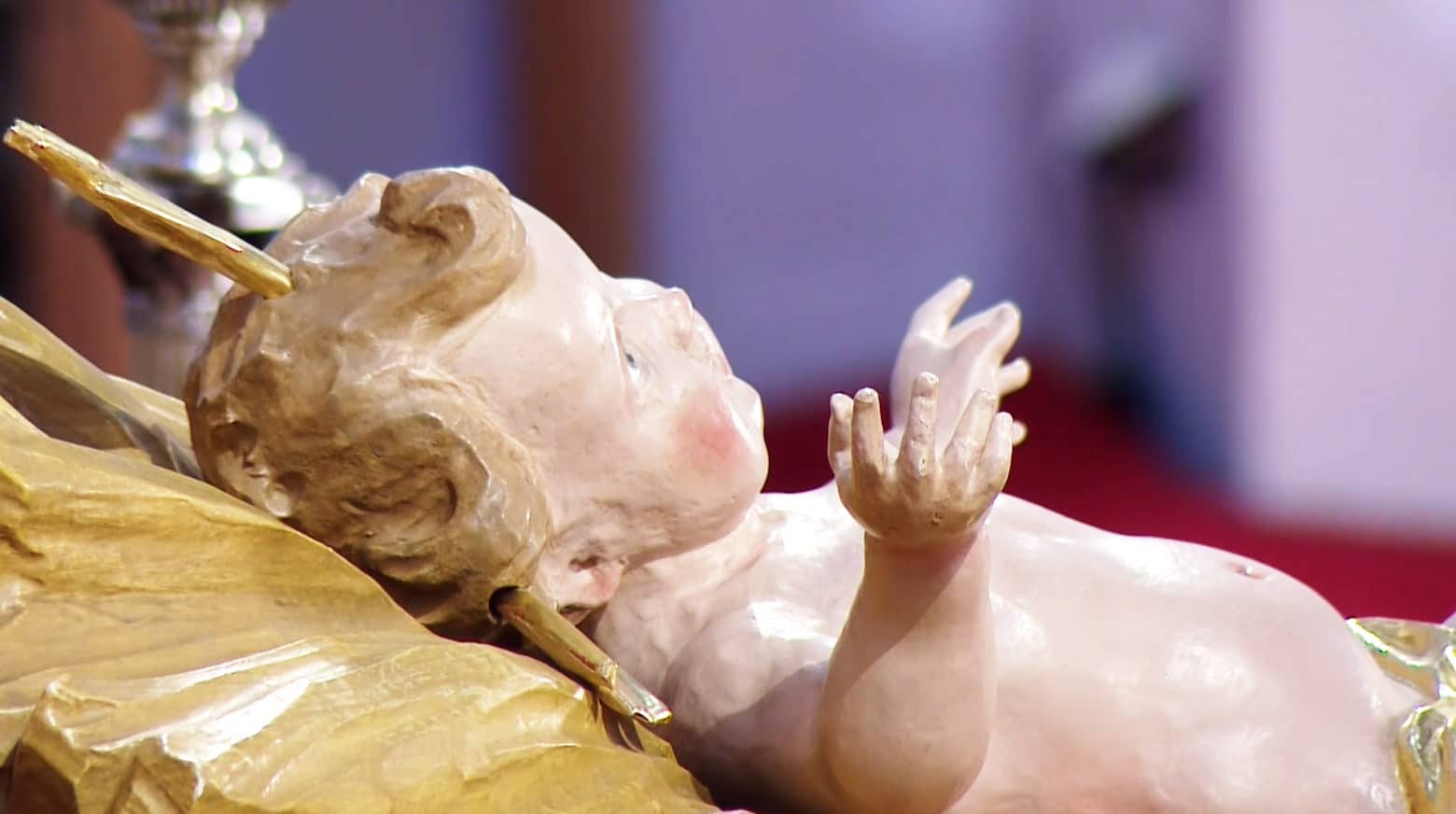 Ist die klassische Familie noch normal? Jesuskind-Figur im Passauer Stephansdom.
